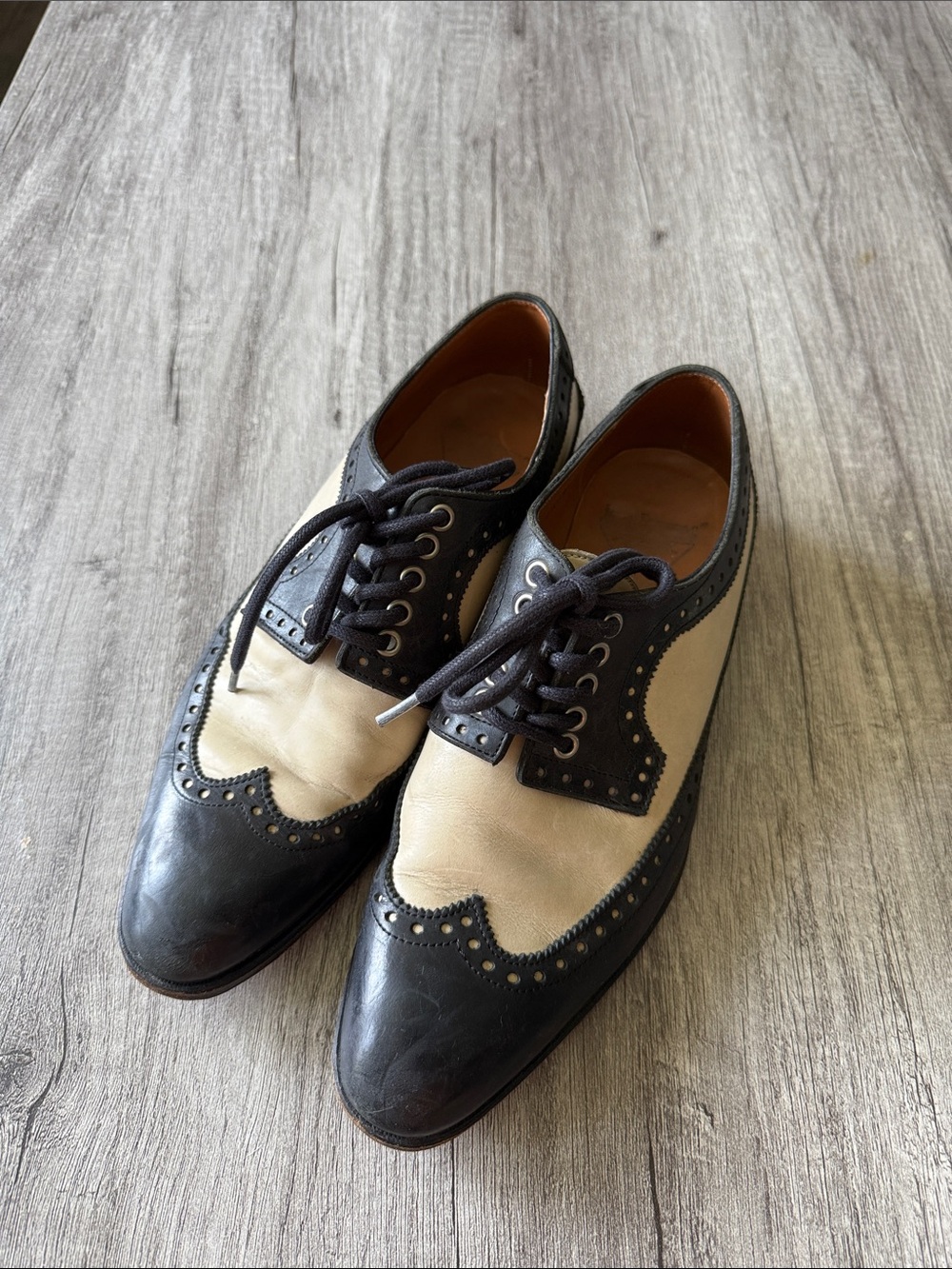 John Fluevog Classic Two-Tone unisex Wingtip Oxfords - Black and Cream size 8